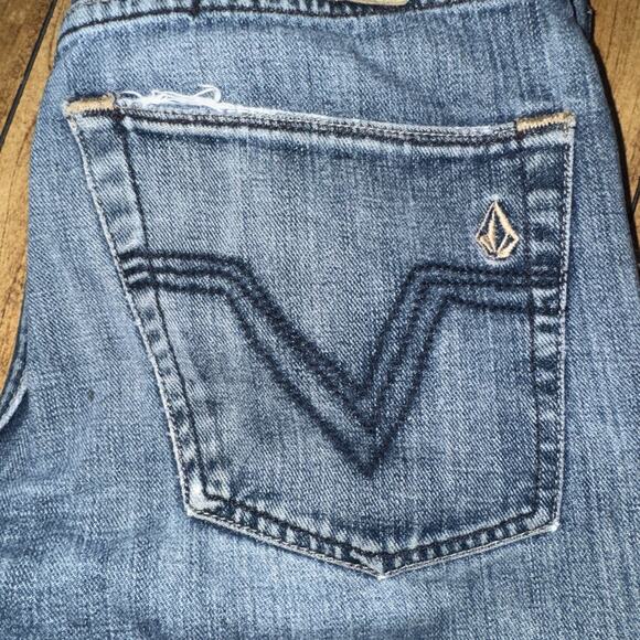 Volcom Men’s Denim Jeans 28x30 Blue Straight Fit Skate Surf Casual - Picture 2 of 8